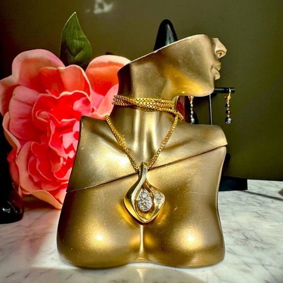 10k Gold necklace - Picture 2 of 5